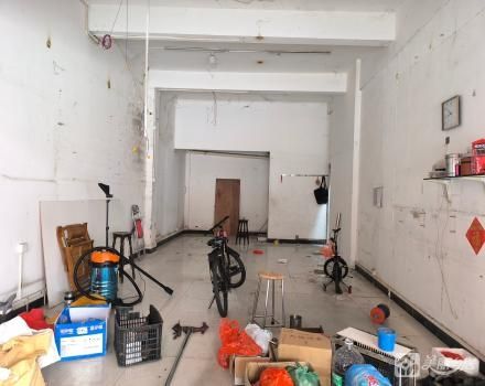 中山市石岐区龙井北路2号6卡商铺（中山市石岐区岐头股份合作经济联合社）