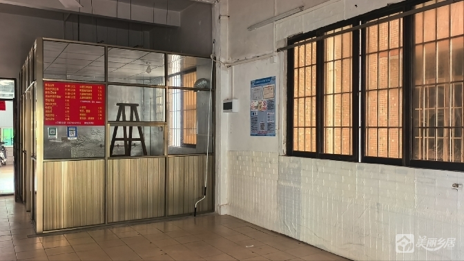 民众街道新平村十顷公路10号一楼商铺出租