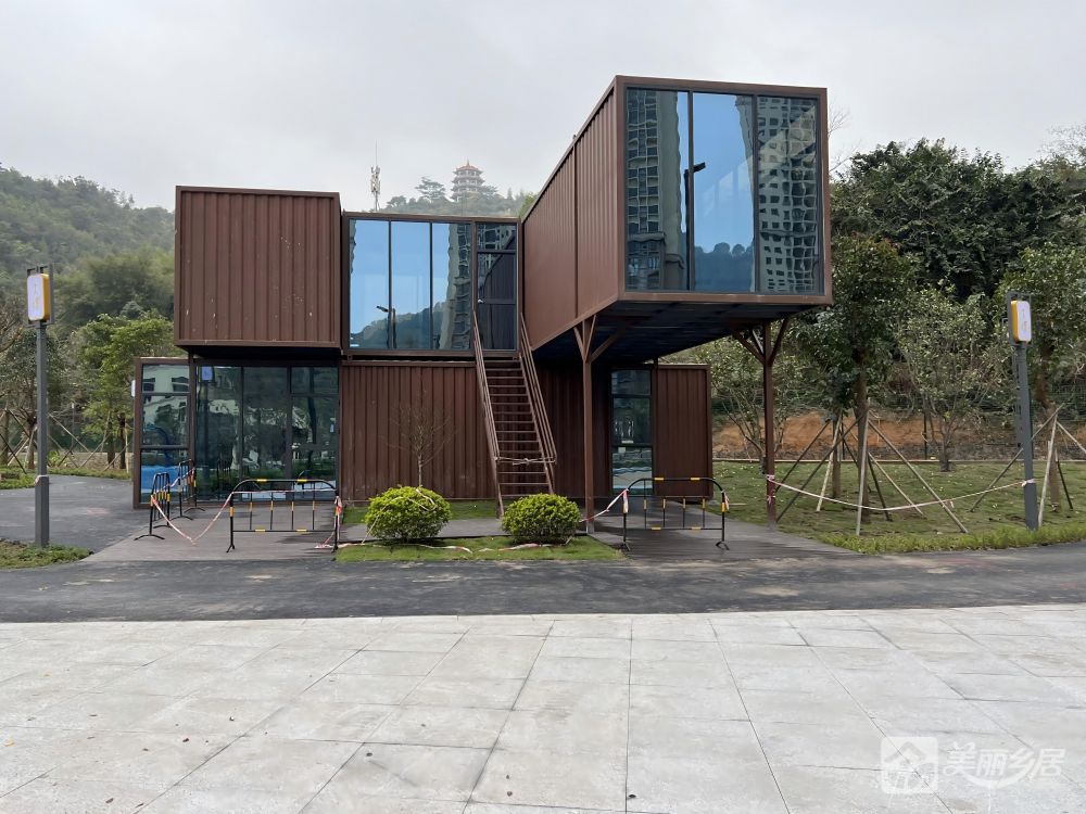 大环小区东卡公园集装箱