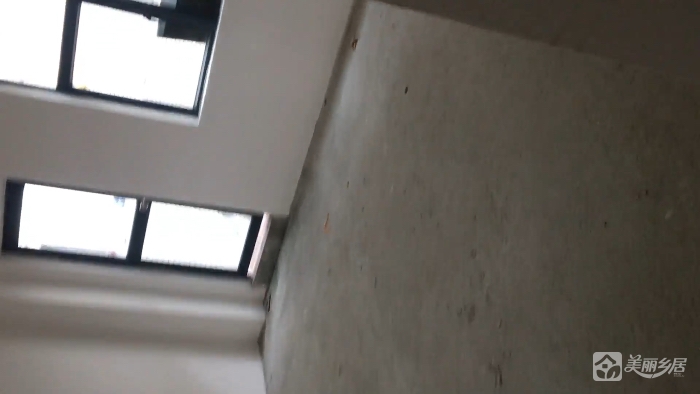 板芙利华星座毛坯房